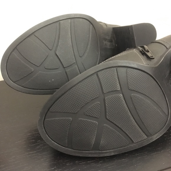 Black ankle booties - Picture 5 of 6